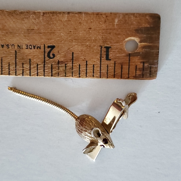 Vintage Gold Tone Mouse Tie Clip - Picture 3 of 5